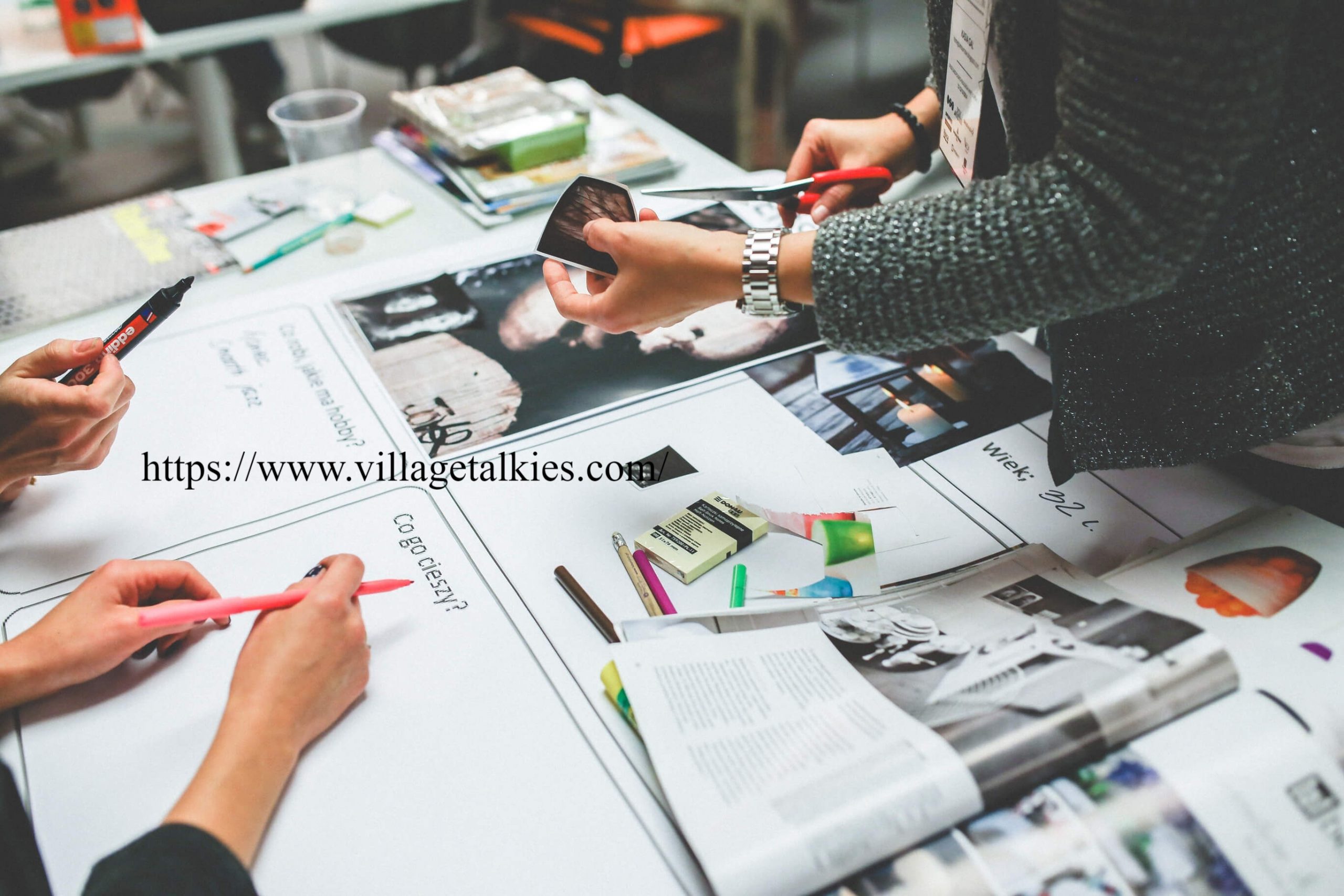 rsz_hands-people-woman-working-1 (1) (1)